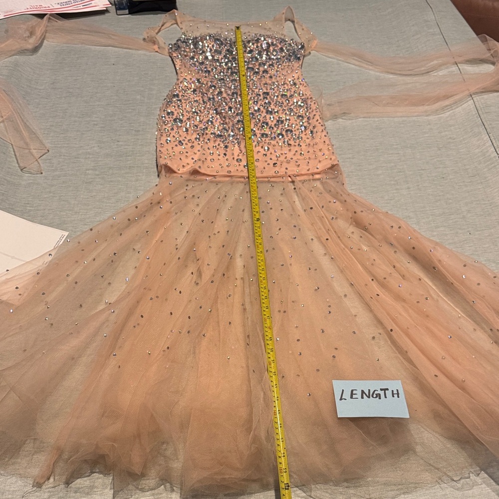 Stunning Sequined High-Low Dress - Picture 9 of 15